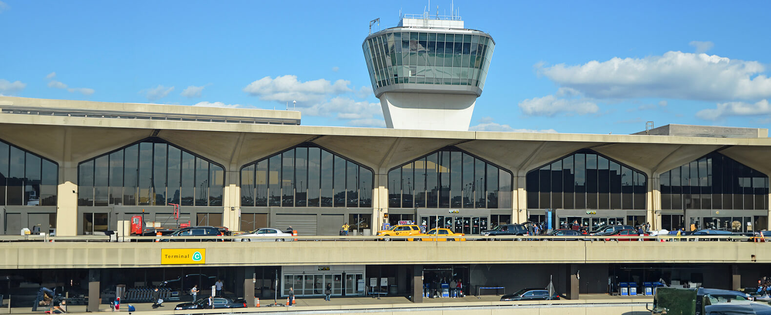 Newark Airport Taxi Services: Booking, Pricing, & Options